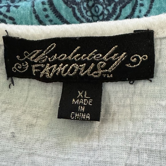 Absolutely Famous XL Top Shirt White Blue Paisley Short Sleeve Square Neck Knit - Picture 5 of 8